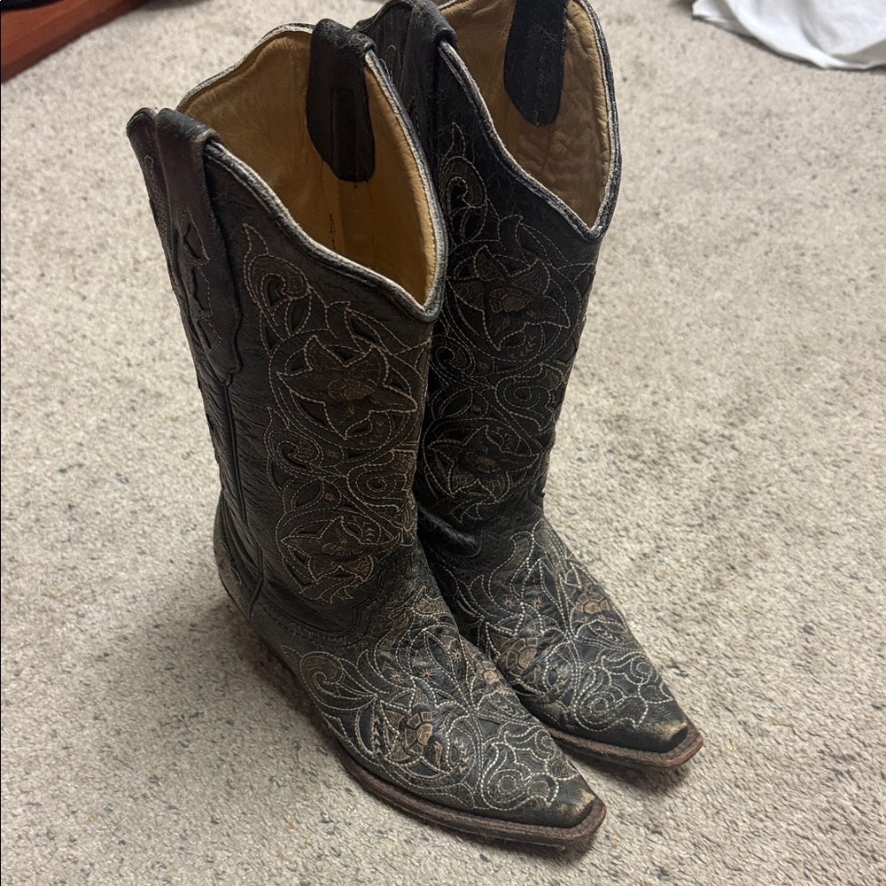 Embroidered Black Heeled Boots - image 1